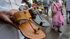 ये ‘भारतीय चप्पल’ मिलेगी 85000 रुपये की, इटली की कंपनी ने किया लॉन्च