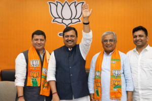 BJP नेता नितिन नवीन पार्टी मुख्यालय में समर्थकों के साथ