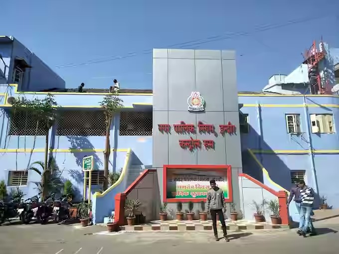 इंदौर नगर निगम भवन, जहां दूषित पेयजल मामले में प्रशासनिक कार्रवाई की गई