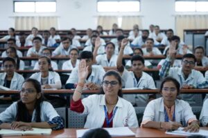श्री माता वैष्णो देवी मेडिकल कॉलेज में एमबीबीएस मान्यता रद्द होने के बाद छात्रों में चिंता