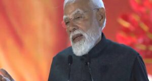 विकसित भारत युवा नेतृत्व संवाद में संबोधित करते प्रधानमंत्री नरेंद्र मोदी