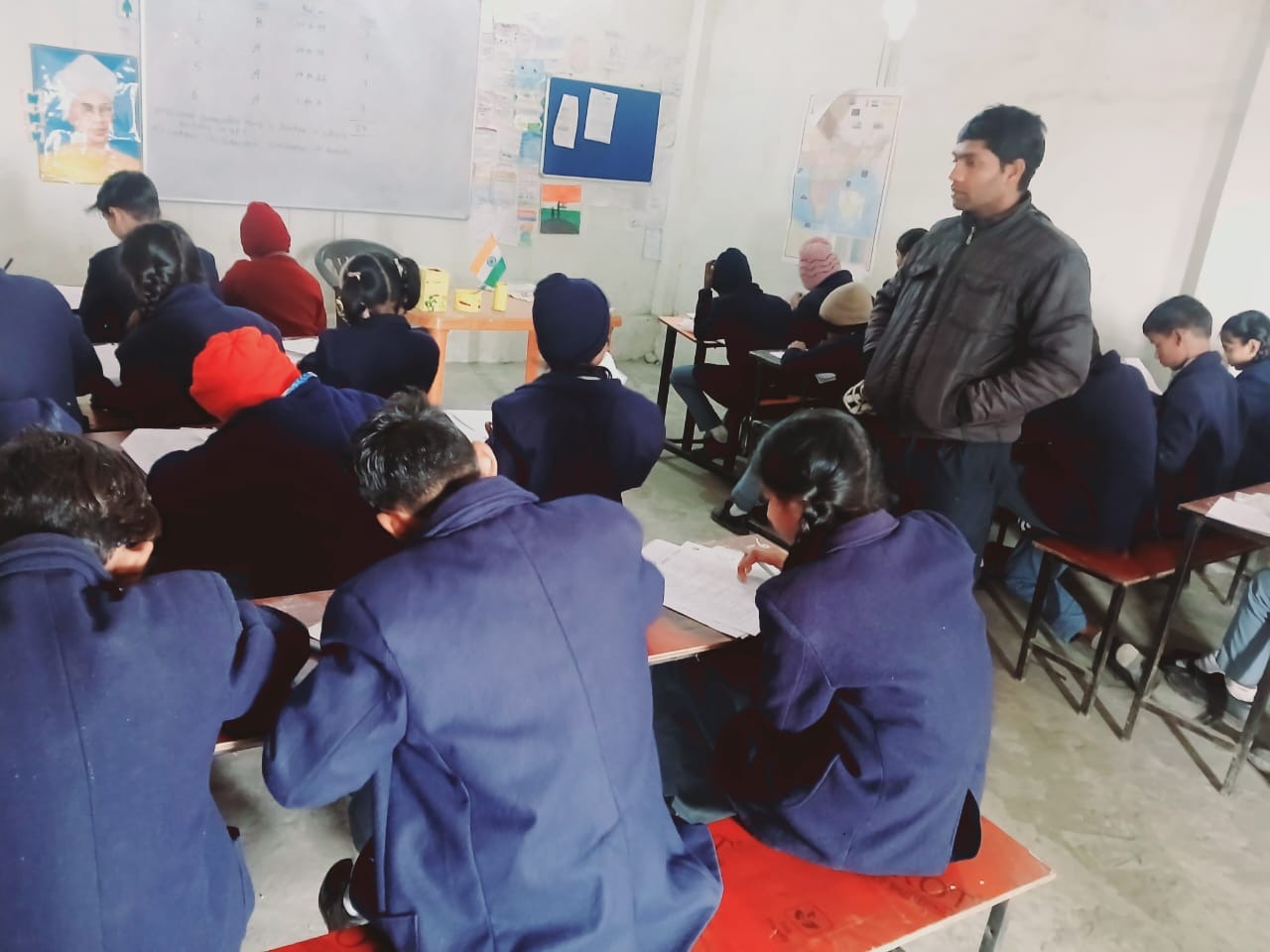 गाजीपुर जिले के सैदपुर शाखा में ज्ञान केरल मेगा क्विज परीक्षा में विद्यार्थी