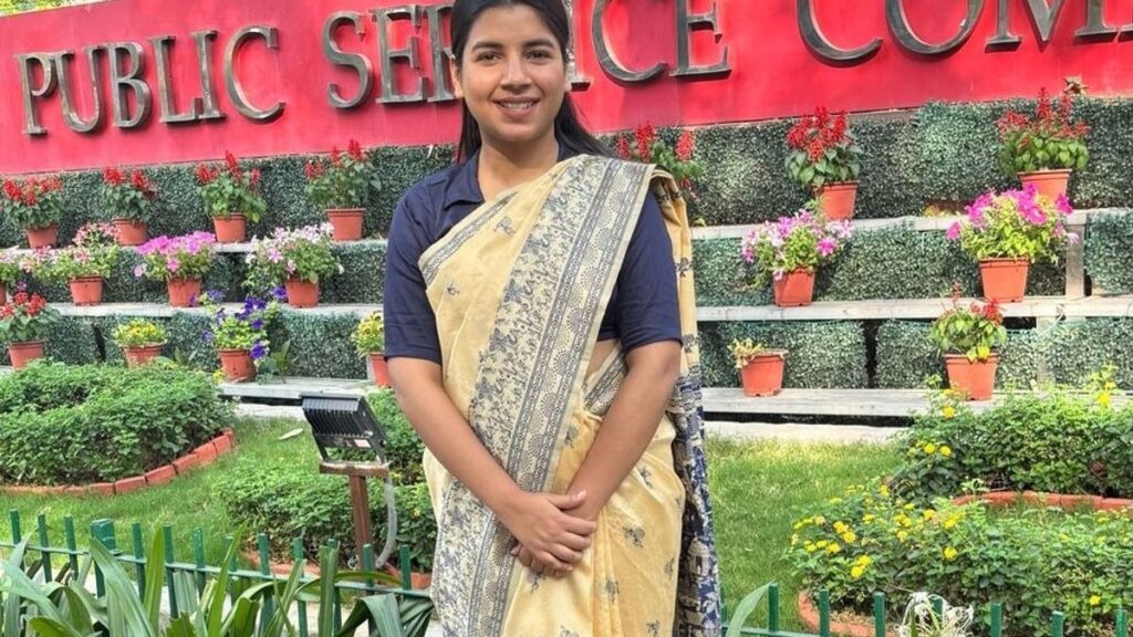 UPSC 2025 टॉपर आस्था जैन शामली