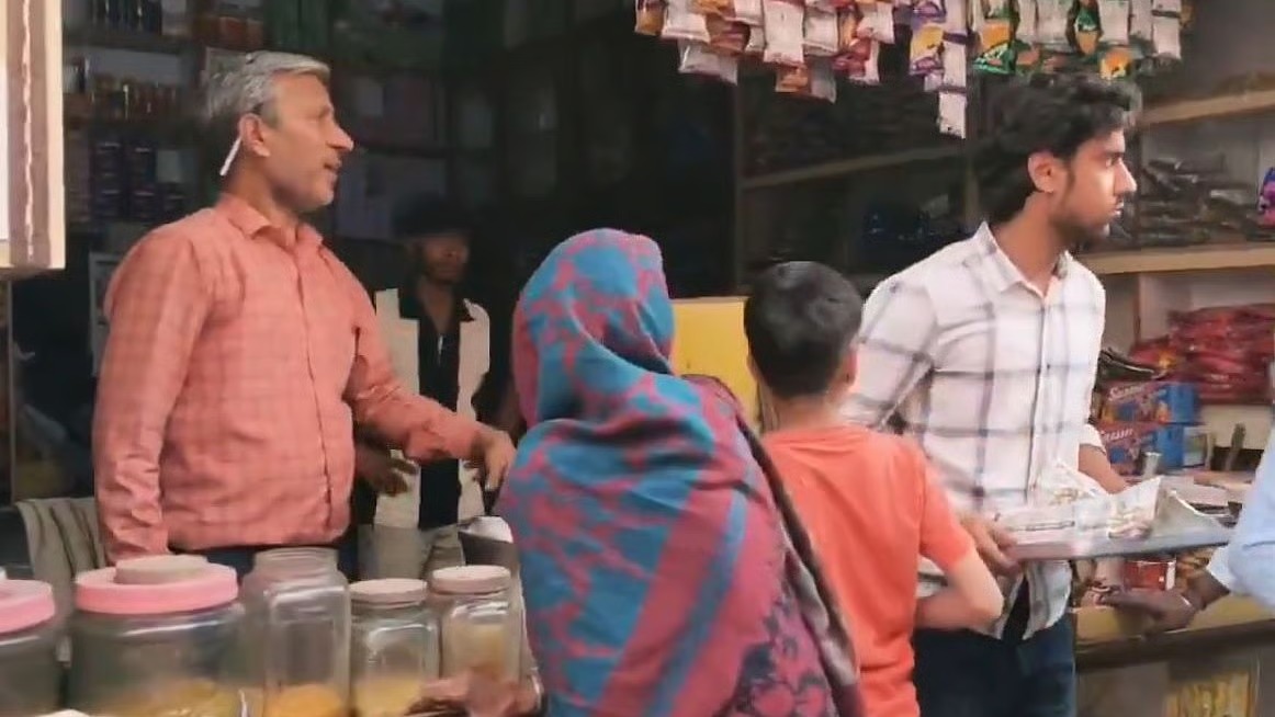 आस्था जैन के पिता की परचून की दुकान कंधला शामली