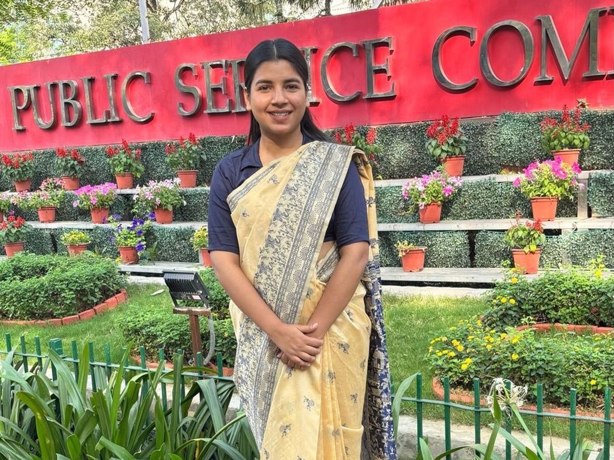 UPSC 2025 टॉपर आस्था जैन शामली