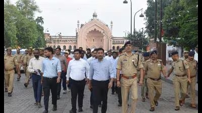 होलिका दहन और होली से पहले गाजीपुर में पुलिस का फ्लैग मार्च