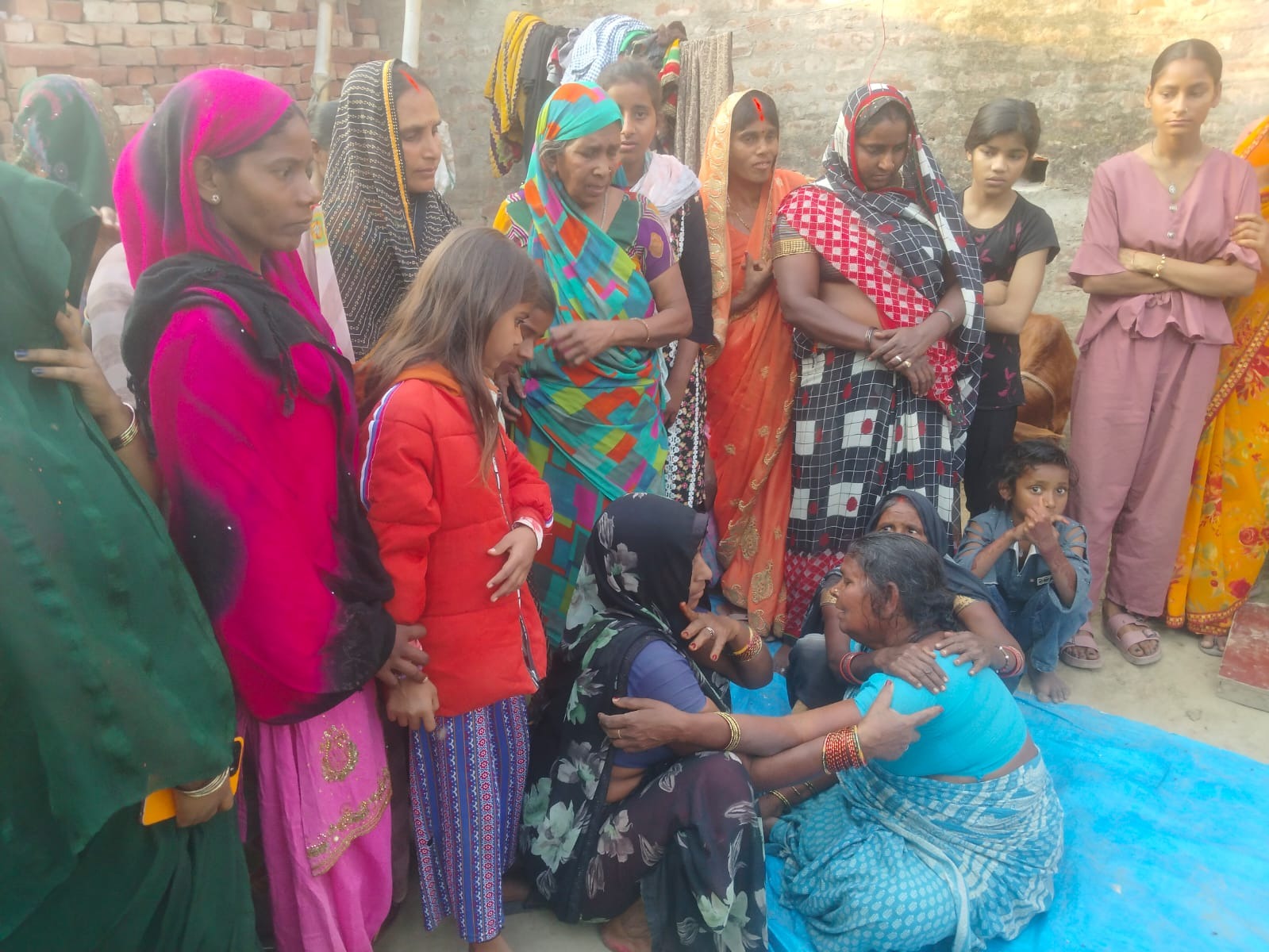 गाजीपुर सड़क हादसा: बाइक और साइकिल की टक्कर में 10 वर्षीय बच्चे की मौत