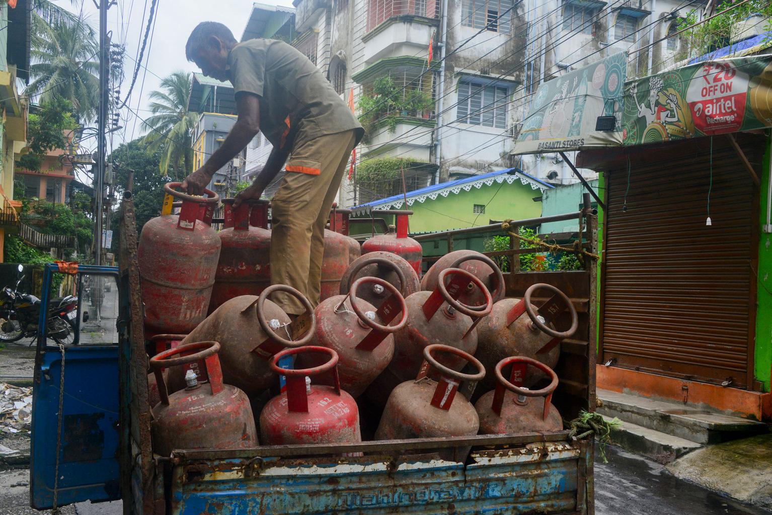 LPG संकट विरोध प्रदर्शन 2026
