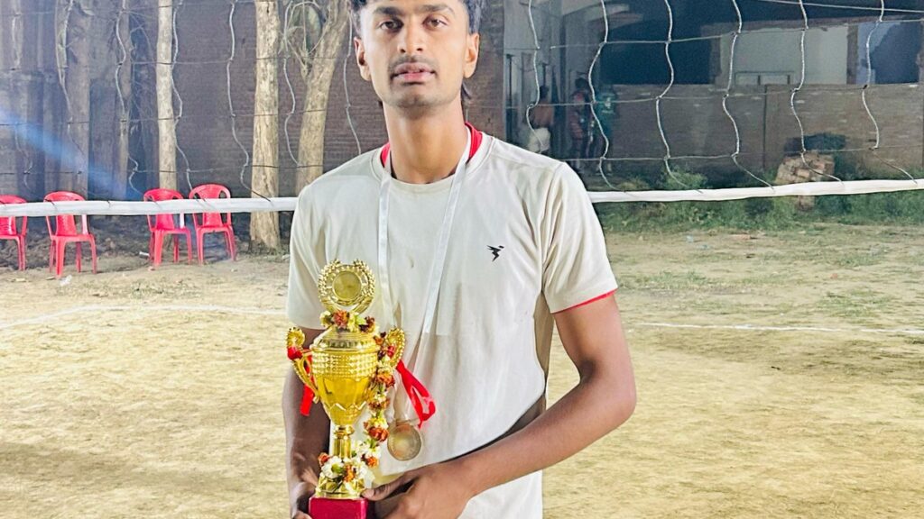 नेशनल यूथ वॉलीबॉल चैंपियनशिप के लिए यूपी टीम में चयनित गाजीपुर के गणेश शंकर राय