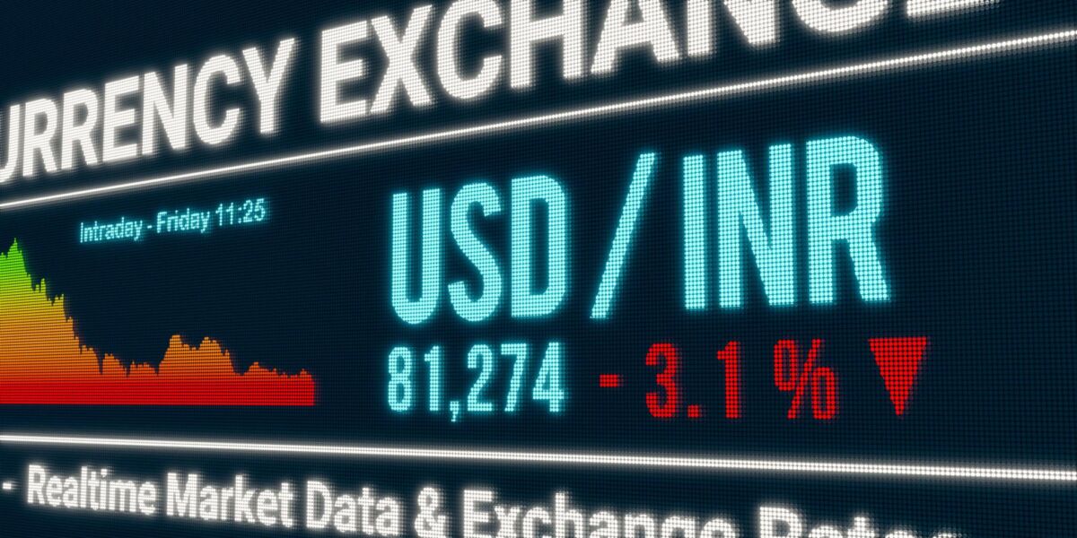 रुपया 93.71 गिरावट 2026 डॉलर के मुकाबले