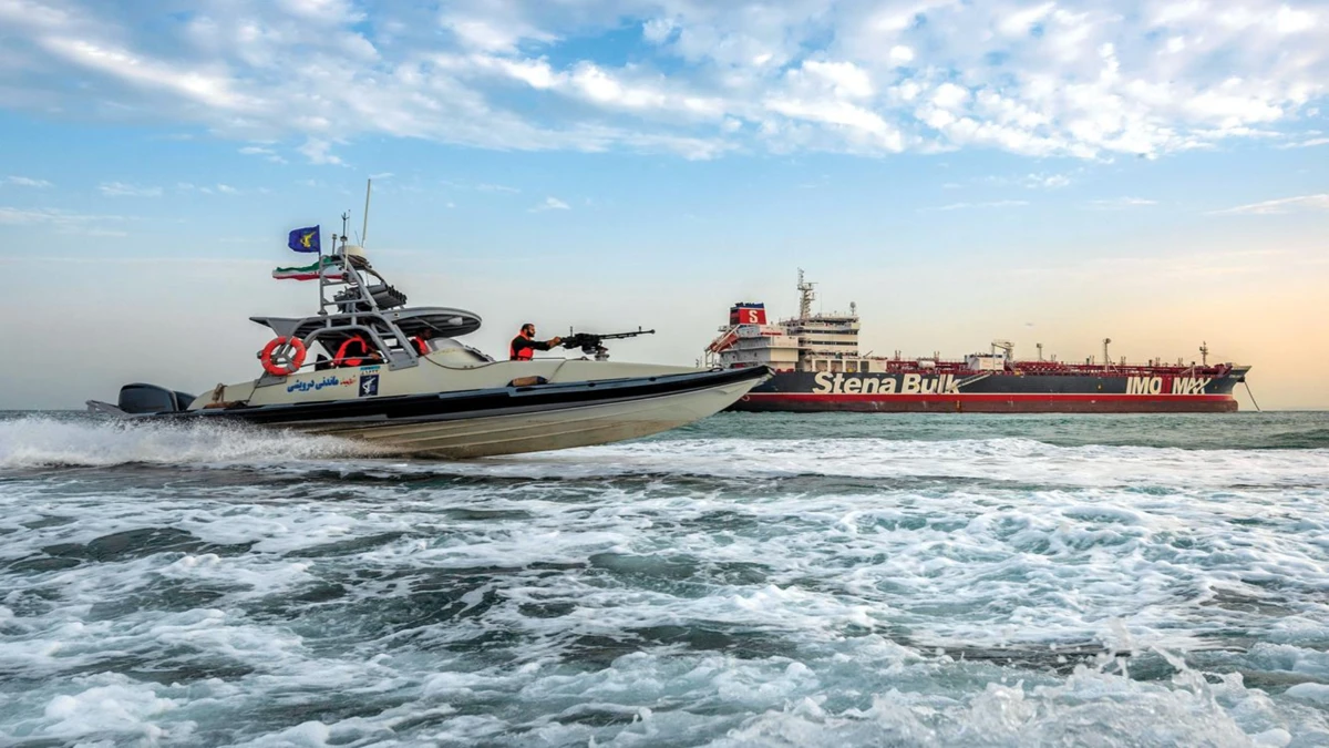 हार्मुज स्ट्रेट हमला 2026 में ईरानी गनबोट द्वारा भारतीय तेल टैंकर पर फायरिंग